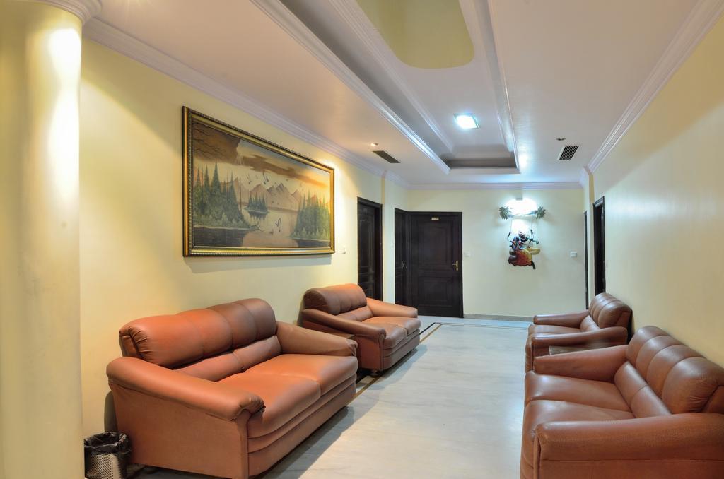 Hotel Roopa International Амритсар Екстериор снимка
